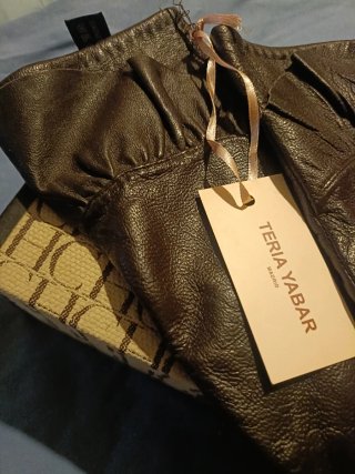 Guantes de Piel mujer marca Teria Yabar talla M