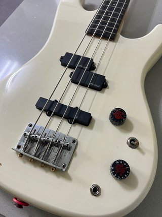 Bajo Aria Pro II Blanco