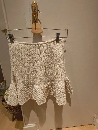 Falda de crochet blanca