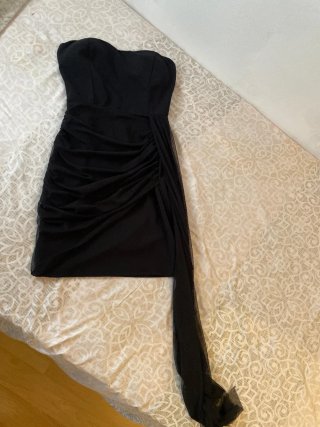 Vestido corto negro