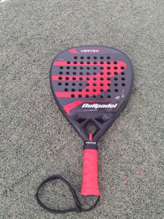Pala de pádel Bullpadel Vertex 04
