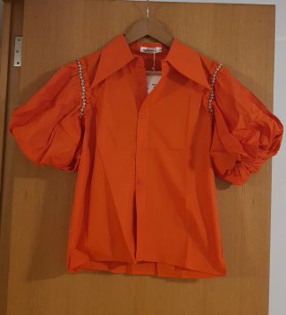 Camisa Naranja con Mangas Abullonadas