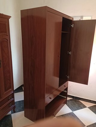 Armario de madera