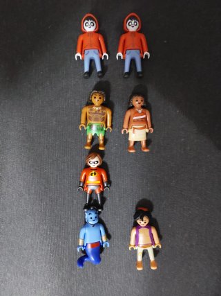 Figuras Disney kinder.