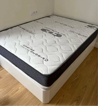 Offerta totale su set di divani-letto + materasso o separatamente in liquidazione!