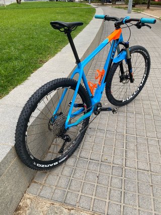 Bicicleta MTB Cube Reaction Race Carbono 29