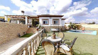 Chalet en venta en Pinos de Alhaurín - Periferia en Alhaurín de la Torre