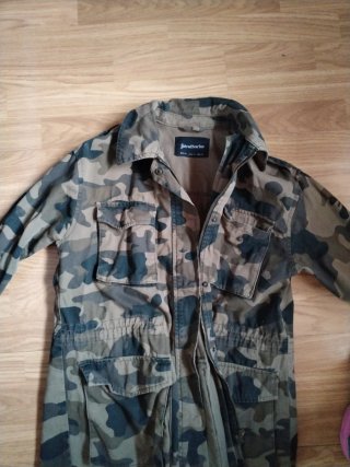 Cazadora Stradivarius chica Camuflaje Talla M