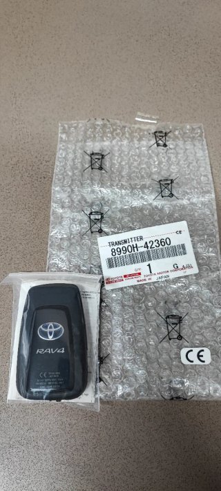 Mando ORIGINAL Toyota RAV4 Referencia 8990H-42360