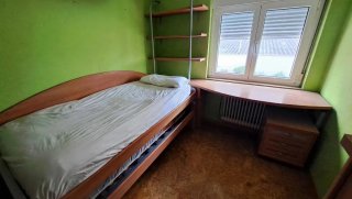 Cama Nido 90, escritorio y estantería