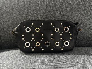Bolso Negro Encuentro con Tachuelas