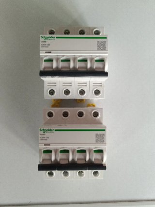 Interruptores Magnetotérmicos Schneider 4x25