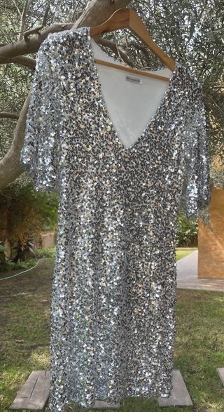 Vestido de lentejuelas plateado