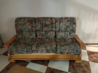 Sofá rustico madera 3 + 2 más mesa