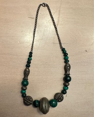 Collar con Cuentas de Malaquita