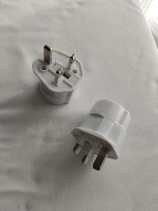 2 Adaptadores de Enchufe Reino Unido
