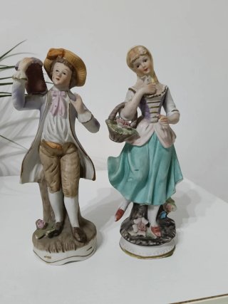 Coppia statuine vintage in porcellana