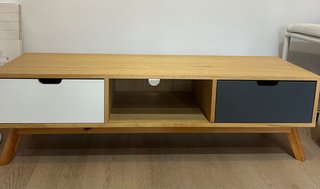 Mesa de TV con cajones