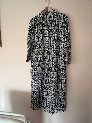 Vestido midi estampado blanco y negro