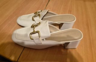 Zapatos abiertos blancos