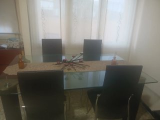 Mesa de comedor con 4 sillas