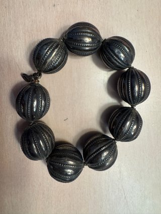 Pulsera de Cuentas Metálicas Esféricas