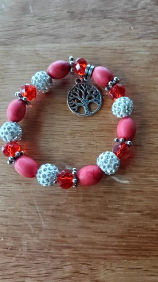 Pulsera elástica de cuentas rojas