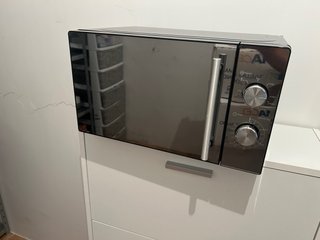 Microondas con acabado espejo