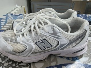 Zapatillas New Balance 530 Blancas y Plateadas