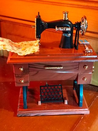 Caja de Música Máquina de Coser