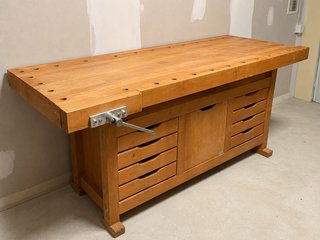 Banco de carpintero con cajoneras