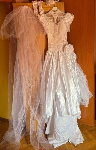 Vestido de Novia Blanco con Accesorios