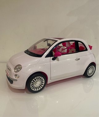 Coche Fiat 500 de Barbie Grande