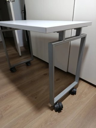 Mesa de escritorio con Ruedas Ajustable