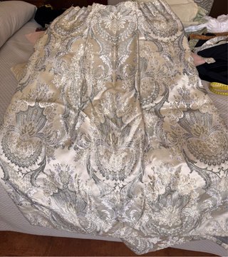 Falda alicantina con estampado brocado