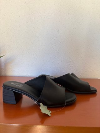 Sandalias Negras de Piel Bosanova Talla 38
