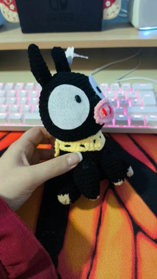 Muñeco P-Chan tejido a mano