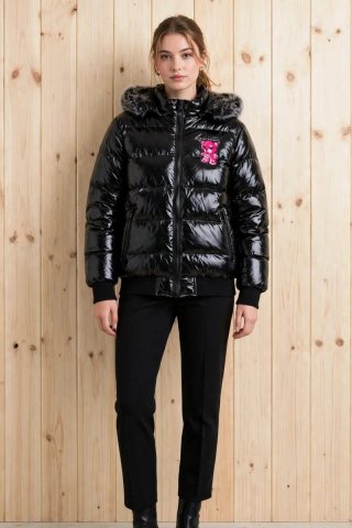 Chaquetón Acolchado Negro con Capucha