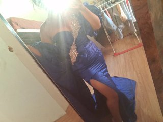 Vestido de fiesta azul con pedrería es talla XS/S
