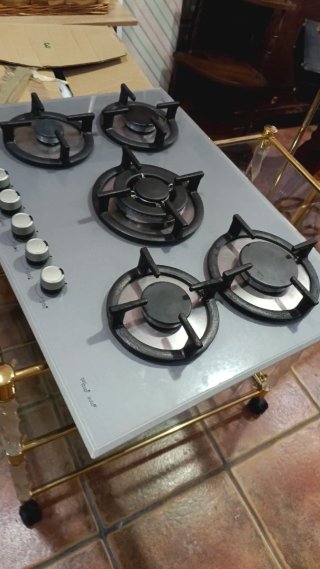 Placa de gas butano Marca:Balay 5 fuegos