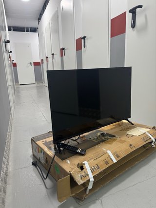 TV TCL Negra