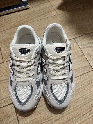Zapatillas New Balance 9060 Talla 40