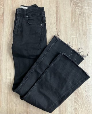 Pantalón vaquero negro Mango