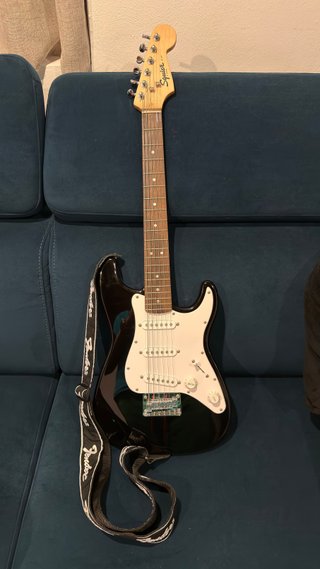 Squier Mini Stratocaster Nera custodia e tracolla