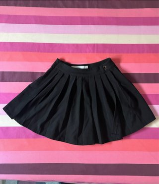 Falda de tablas negra