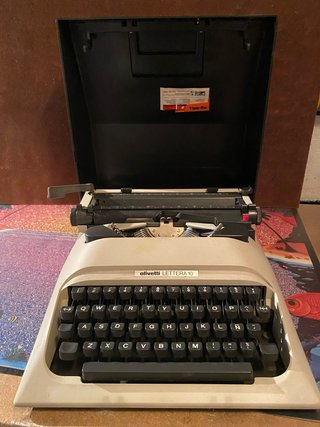 Máquina de escribir Olivetti Lettera 10