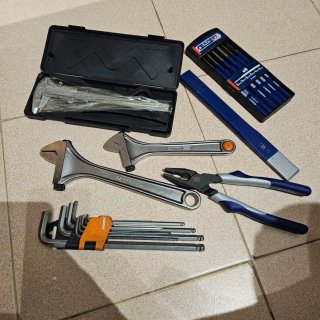 Set de herramientas manuales variadas