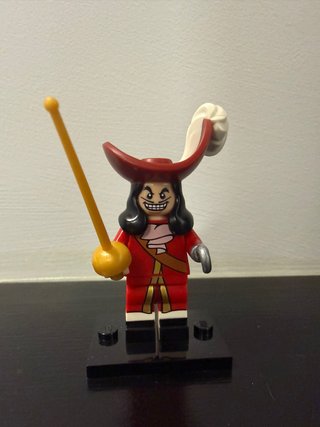 Minifigura LEGO Capitan Uncino