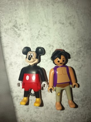 2 Figuras Playmobil: Mickey y Aladdin