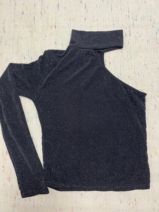 Jersey negro asimétrico